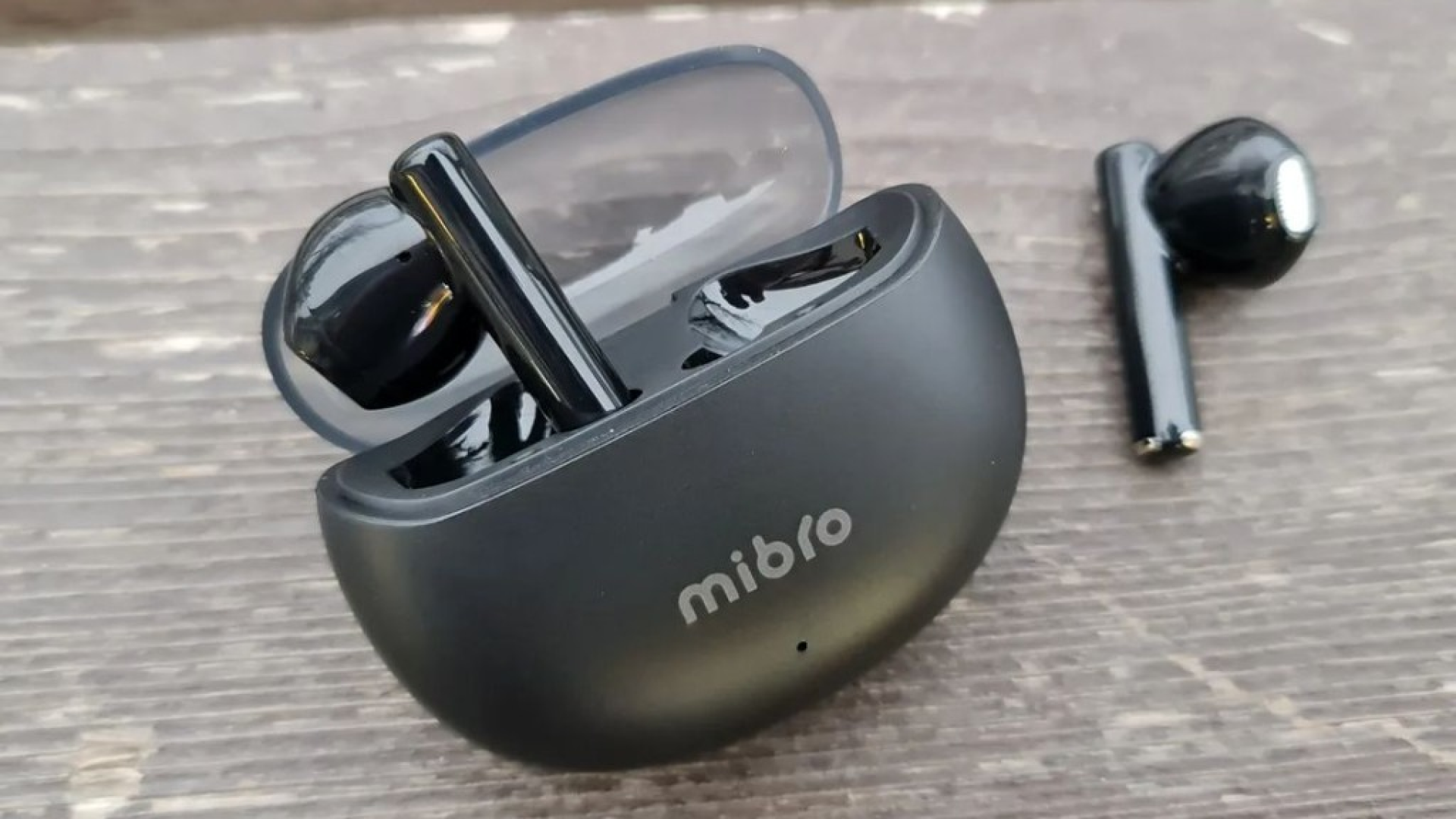 Xiaomi Mibro Mibro Earbuds 2 hands-free model